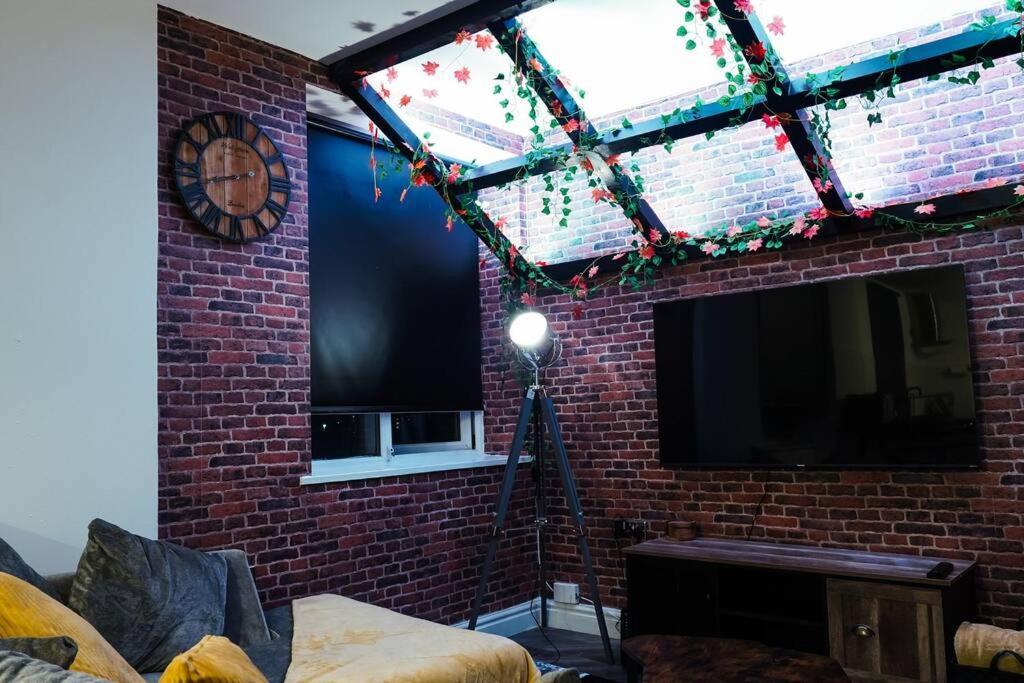Stunning Two Bed City Centre Apartment Leeds  Dış mekan fotoğraf